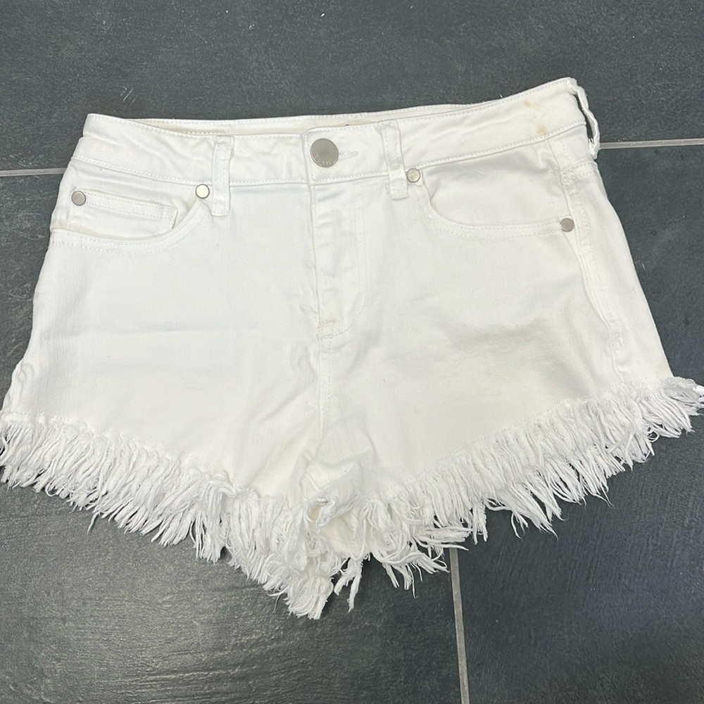 Elan Women’s Frayed Hem White Denim Shorts - size small